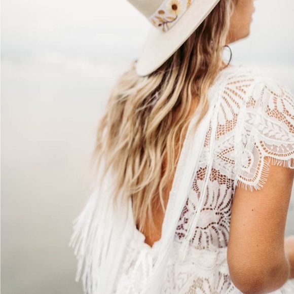 Unique wedding dress - Picture 6 of 7